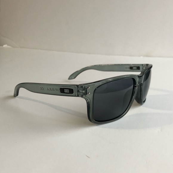 OO9102 Oakley Holbrook Smoke Gray Frame - Picture 4 of 8